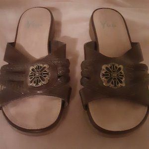 Womens Yuu Maudrey Sandal Size 8.5 Medium